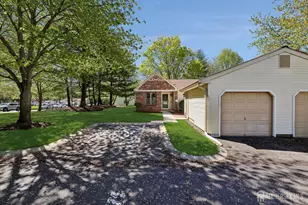 188 W Wycoff Way, East Brunswick Township, NJ 08816 - Photo 24