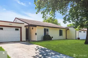 150 Maclura Plaza, Monroe Township, NJ 08831 - Photo 4