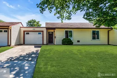 150 Maclura Plaza #C, Monroe Township, NJ 08831 - Photo 2