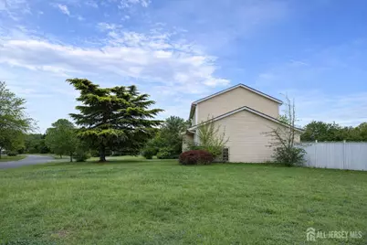 40 Jefferson Drive, Piscataway Township, NJ 08854 - Photo 2