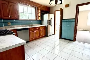 581 West Side Ave, Perth Amboy, NJ 08861 - Photo 2