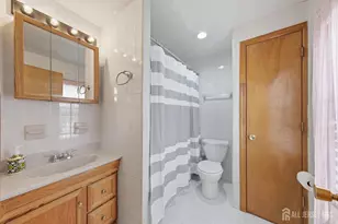 46 Warrenville Rd, Middlesex, NJ 08846 - Photo 22