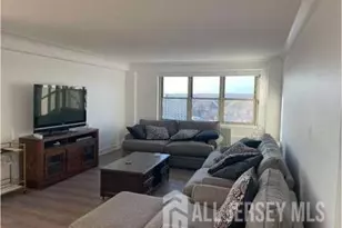 28 Riverside Ave, Red Bank, NJ 07701 - Photo 2