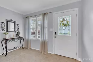 6 Ives Ct, Monroe Township, NJ 08831 - Photo 2