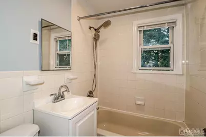 9 Macarthur Drive, Edison, NJ 08837 - Photo 8