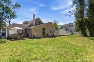 14 Sunrise Rd, Old Bridge Township, NJ 08857 - Photo 10