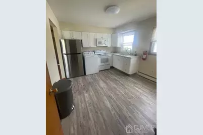 1160 Roosevelt Avenue, Carteret, NJ 07008 - Photo 4