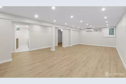 170 Montgomery Street, Piscataway Township, NJ 08854 - Photo 18