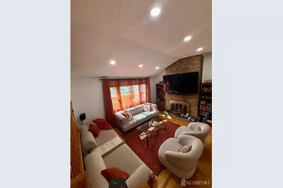 8 Teaberry Drive, Edison, NJ 08820 - Photo 6