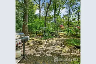 39 Independence Drive, East Brunswick Township, NJ 08816 - Photo 18