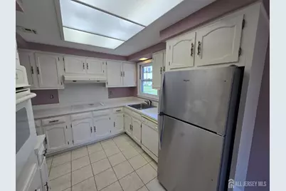 489 New Haven Way #B, Monroe Township, NJ 08831 - Photo 4