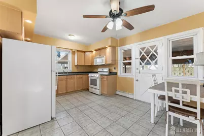 299 Howard Street, New Brunswick, NJ 08901 - Photo 6