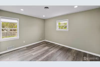 [Address not provided], Middlesex, NJ 08846 - Photo 8