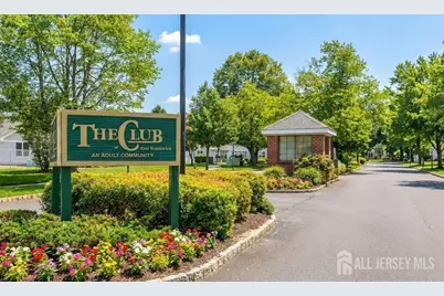 318 Wycoff Way W, East Brunswick Township, NJ 08816 - Photo 12