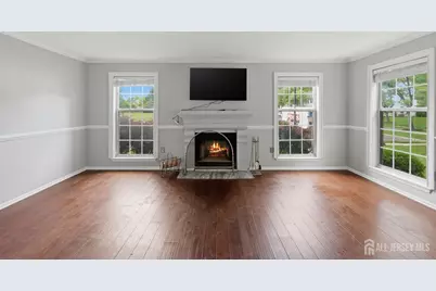 601 Lindsley Court, Burlington Twp, NJ 08016 - Photo 4