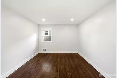 684 West Avenue, Sewaren, NJ 07077 - Photo 22