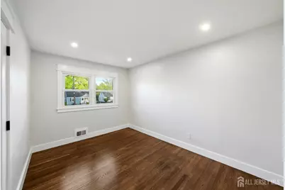 684 West Avenue, Sewaren, NJ 07077 - Photo 26