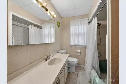 100 Grove Avenue, Woodbridge Township, NJ 07095 - Photo 10