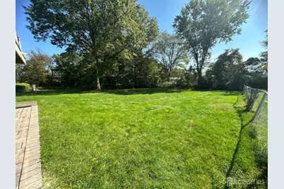9 E Holly Road E, Iselin, NJ 08830 - Photo 6