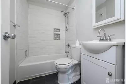 573 Garden Avenue, Woodbridge Township, NJ 07095 - Photo 12