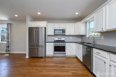 573 Garden Avenue, Woodbridge Township, NJ 07095 - Photo 6