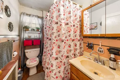 124 W 10th Avenue, Roselle, NJ 07203 - Photo 8