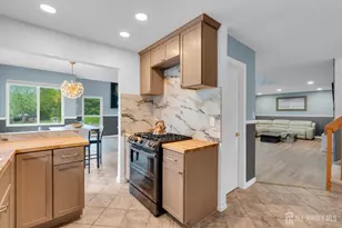 81 Ortley Ct, Old Bridge Township, NJ 07747 - Photo 10