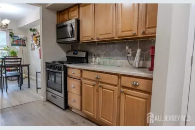 200 Sierra Court #B, Middlesex, NJ 07095 - Photo 6