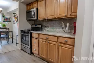 200 Sierra Ct, Middlesex, NJ 07095 - Photo 6