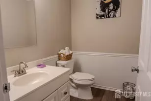 200 Sierra Ct, Middlesex, NJ 07095 - Photo 10