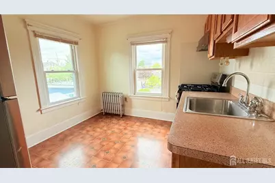 104 Thompson Street, Raritan, NJ 08869 - Photo 4