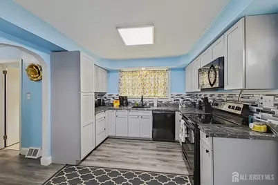 811 Lincoln Avenue, Burlington City, NJ 08016 - Photo 22