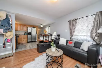 1501 Roosevelt Avenue, Carteret, NJ 07008 - Photo 8