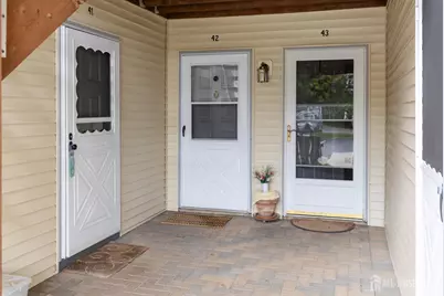 42 Norwich Place, Franklin Township, NJ 08873 - Photo 2