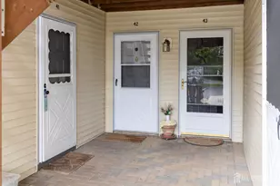 42 Norwich Pl, Franklin Township, NJ 08873 - Photo 2