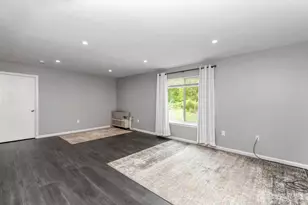 42 Norwich Pl, Franklin Township, NJ 08873 - Photo 4