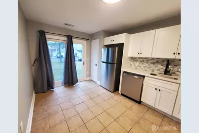102 Lawrence Lane #28, New Brunswick, NJ 08901 - Photo 6
