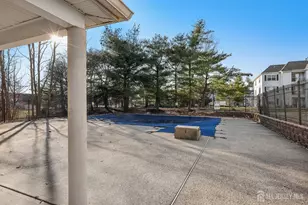 517 Waterford Dr, Edison, NJ 08817 - Photo 18