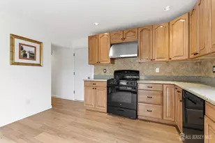 76 Carriage Pl, Edison, NJ 08820 - Photo 14