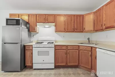 7 Lake Avenue #4b, East Brunswick Township, NJ 08816 - Photo 2