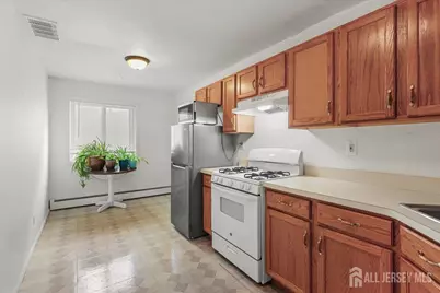 7 Lake Avenue #4b, East Brunswick Township, NJ 08816 - Photo 4