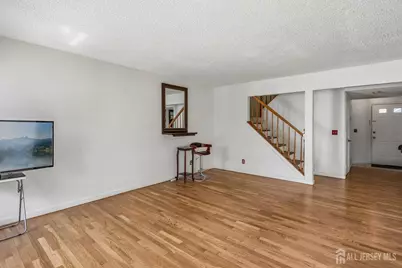 118 Magee Court, East Brunswick Township, NJ 08816 - Photo 4