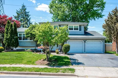 27 Eileen Way, Edison, NJ 08837 - Photo 2