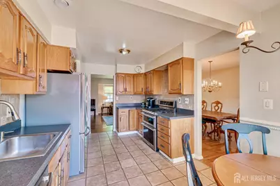 27 Eileen Way, Edison, NJ 08837 - Photo 22