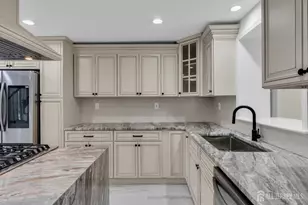 537 S Atlantic Ave, Aberdeen Township, NJ 07747 - Photo 12