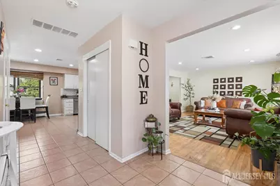 24 Sandalwood Drive, Edison, NJ 08820 - Photo 6