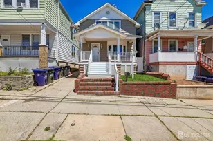 366 Jeffries St, Perth Amboy, NJ 08861 - Photo 2