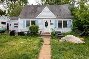 15 Lee St, East Brunswick Township, NJ 08816 - Photo 1