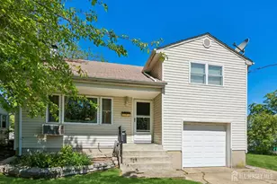 844 Lakeshore Dr, Aberdeen Township, NJ 07735 - Photo 1
