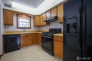 3 Jefferson Dr, Spotswood, NJ 08884 - Photo 1